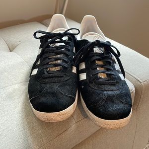 Adidas gazelle sneakers, black, size 8.5
